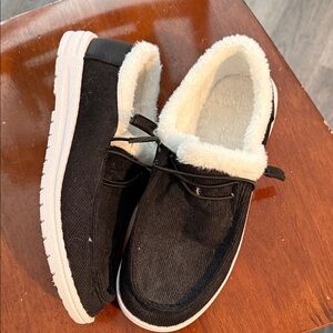 Source Unknown Black Faux-Fur Trim Slip-On Loafers